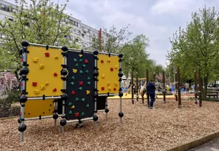 Yellow rock to climb in new park
