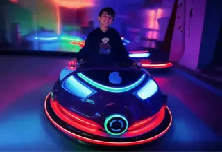 Vehicle in the illuminated Spin zone MiniPolisa